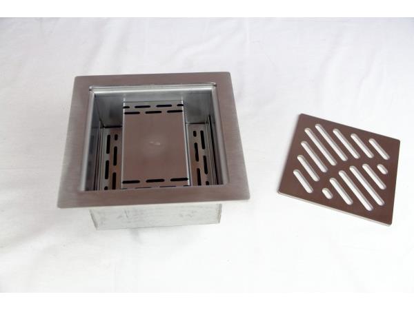 Talni sifon komplet s čelno ploščo debeline 5mm s PERFORIRANIM VZORCEM (AVTOPOVOZNO) 150x150x68mm INOX Ø30mm vertikalno